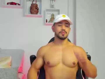 ezzio_scolaro from Chaturbate