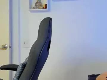 ezzio_scolaro from Chaturbate