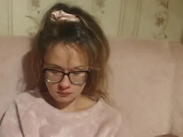 flowercandydoll13 on Chaturbate