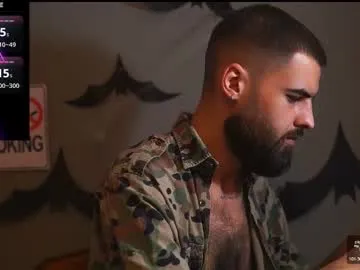 Freechat hairyrobxxx on Chaturbate