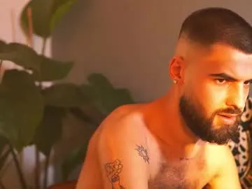 Freechat hairyrobxxx on Chaturbate