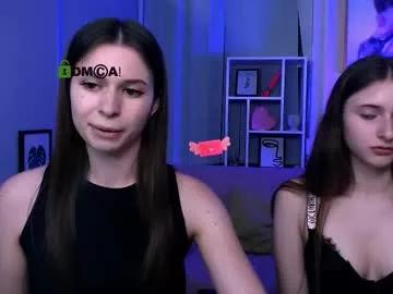 helly_kiss from Chaturbate