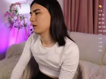 Freechat heyalena on Chaturbate