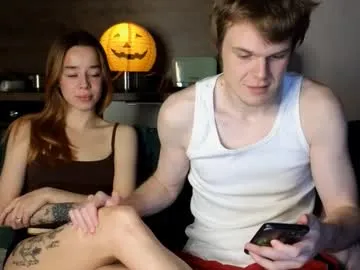 Freechat holdonbitch on Chaturbate