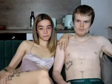 Freechat holdonbitch on Chaturbate