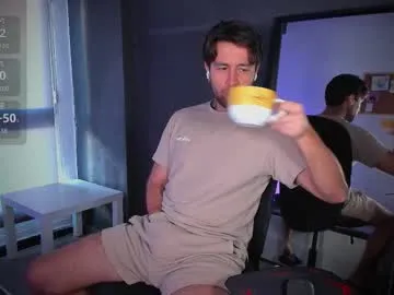 Offline honestandrew on Chaturbate