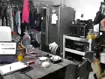 Offline hornyhippies0080 on Chaturbate