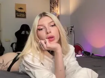 hotchubently — Cute face, filthy fantasies.......pvt open #blonde #skinny #cute #blowjob #trans