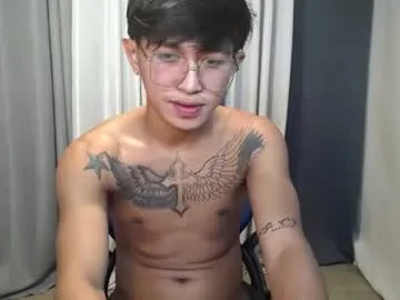Offline hugecockchristian on Chaturbate