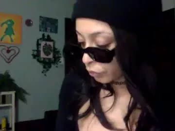 Offline hunyybunz on Chaturbate