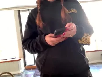 intothewoodswego on Chaturbate