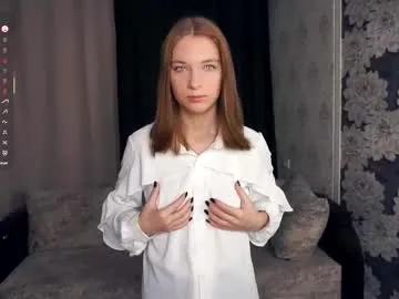 Offline johnnietantum on Chaturbate