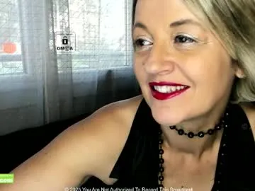 Offline karinabrando on Chaturbate