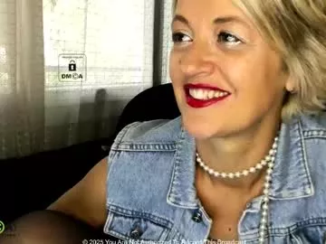 Offline karinabrando on Chaturbate