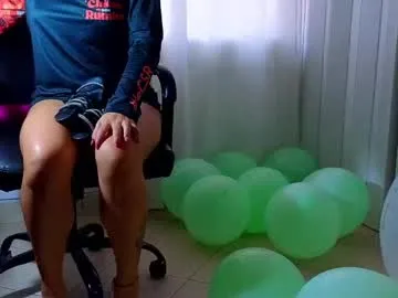 Freechat katherinepeti on Chaturbate