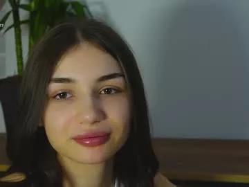 kellyisclose from Chaturbate
