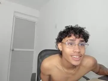 Offline kings_latins on Chaturbate