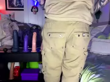 Offline kinkysexpervert on Chaturbate