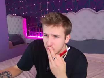 kiskakurt from Chaturbate