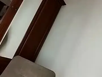 Offline krisssexi on Chaturbate