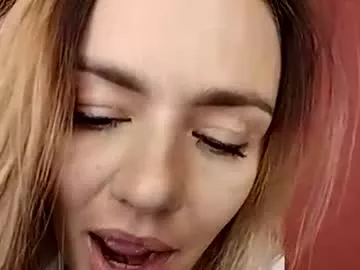 Offline krisssexi on Chaturbate