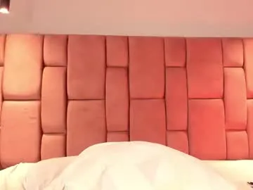 Offline krystalwoodss on Chaturbate