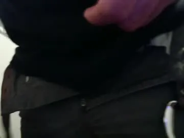 Offline ledoc_ on Chaturbate