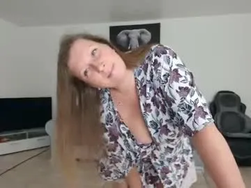 lelena1319 on Chaturbate 