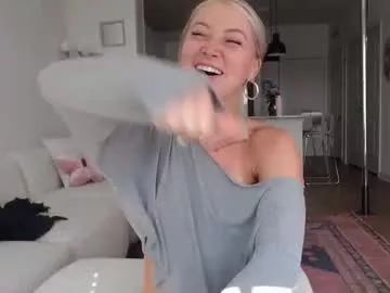 Offline lilyyymonroee on Chaturbate