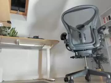 Offline lisalegs99 on Chaturbate