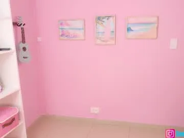 Freechat little_effy18_ on Chaturbate