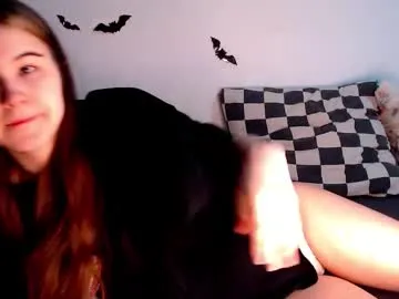 Offline little_owlx on Chaturbate