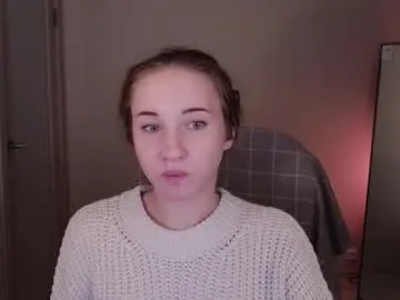 Offline little_pretty_woman on Chaturbate