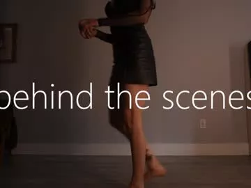 Offline lizmreow on Chaturbate