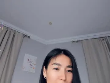 Freechat lora_lifelover on Chaturbate