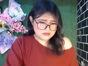 lovelypinaychubsx on Chaturbate