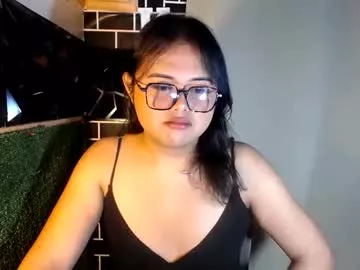 lovelypinaychubsx on Chaturbate