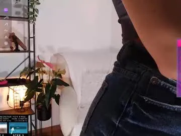 Offline lucylia_ on Chaturbate