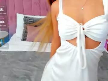 lullyfox from Chaturbate