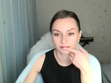 Offline lunaa_bluee on Chaturbate