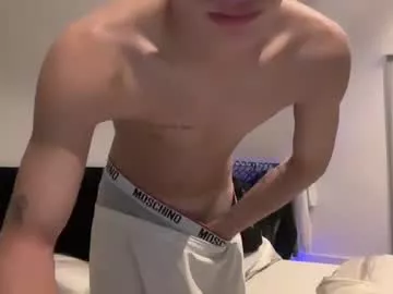 Offline lz_britboy on Chaturbate