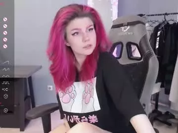 Offline makelovenotwarbitchess on Chaturbate