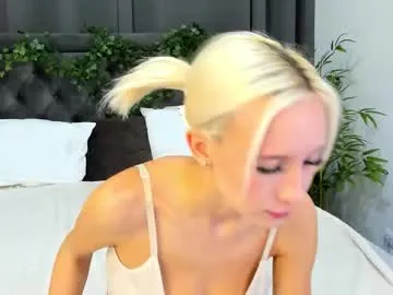 maryy_senn — stand up [3 tokens left] #smallass #nonude #blond #german #natural