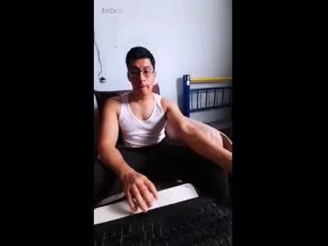 Offline maurodirty on Chaturbate