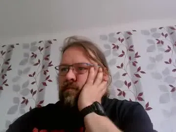 Offline metallbuddy on Chaturbate