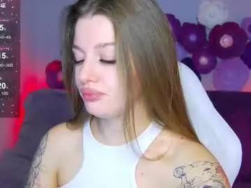 Freechat mia_tins on Chaturbate