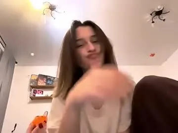 michael_pors — **Goal: Show my bra colour Facts about me: I'm just #18 #natural #teen girl who is #new to here, pretty #shy , drawing & coocking [98 tokens remaining]