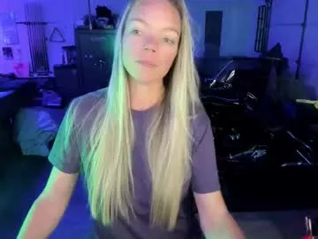 Offline mindymars on Chaturbate