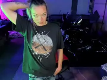 Offline mindymars on Chaturbate