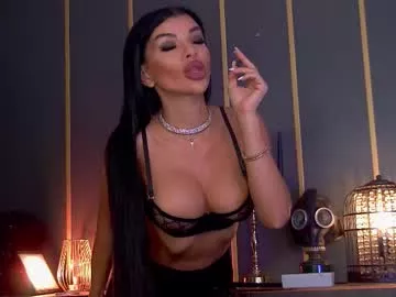 Offline mistresselenia on Chaturbate